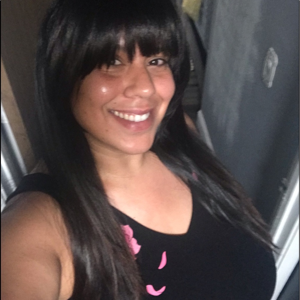 Meet your Posher, Claudia